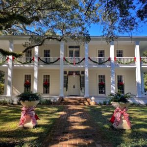 Eden Gardens State Park Wesley House Christmas Deceor