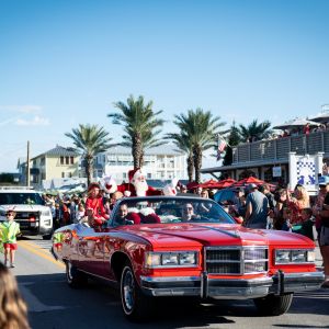 Seaside Holiday Parade and Turn on the Town